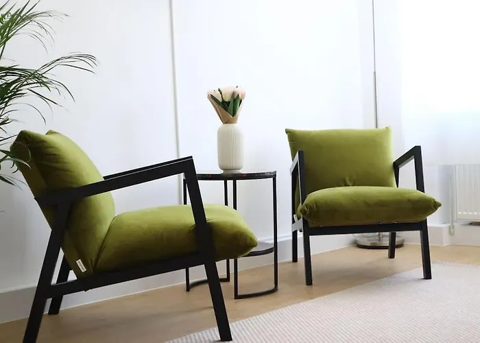 Bloom - Modern One Bedroom *