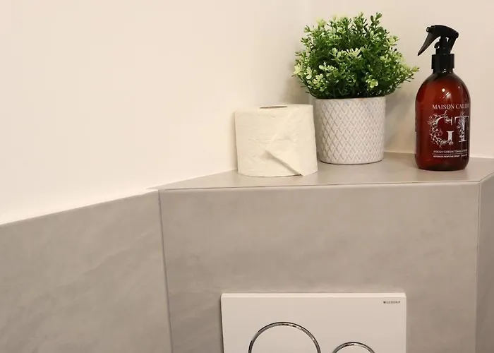 Bloom - Modern One Bedroom Apartment *