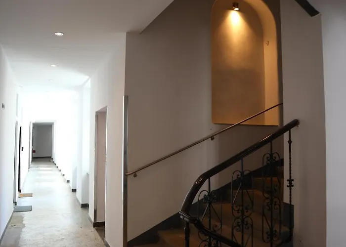 Bloom - Modern One Bedroom